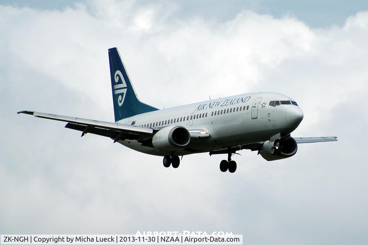 ZK-NGH, 1999 Boeing 737-319 C/N 25607, At Auckland