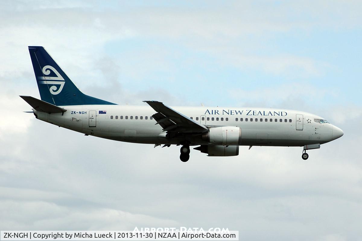ZK-NGH, 1999 Boeing 737-319 C/N 25607, At Auckland