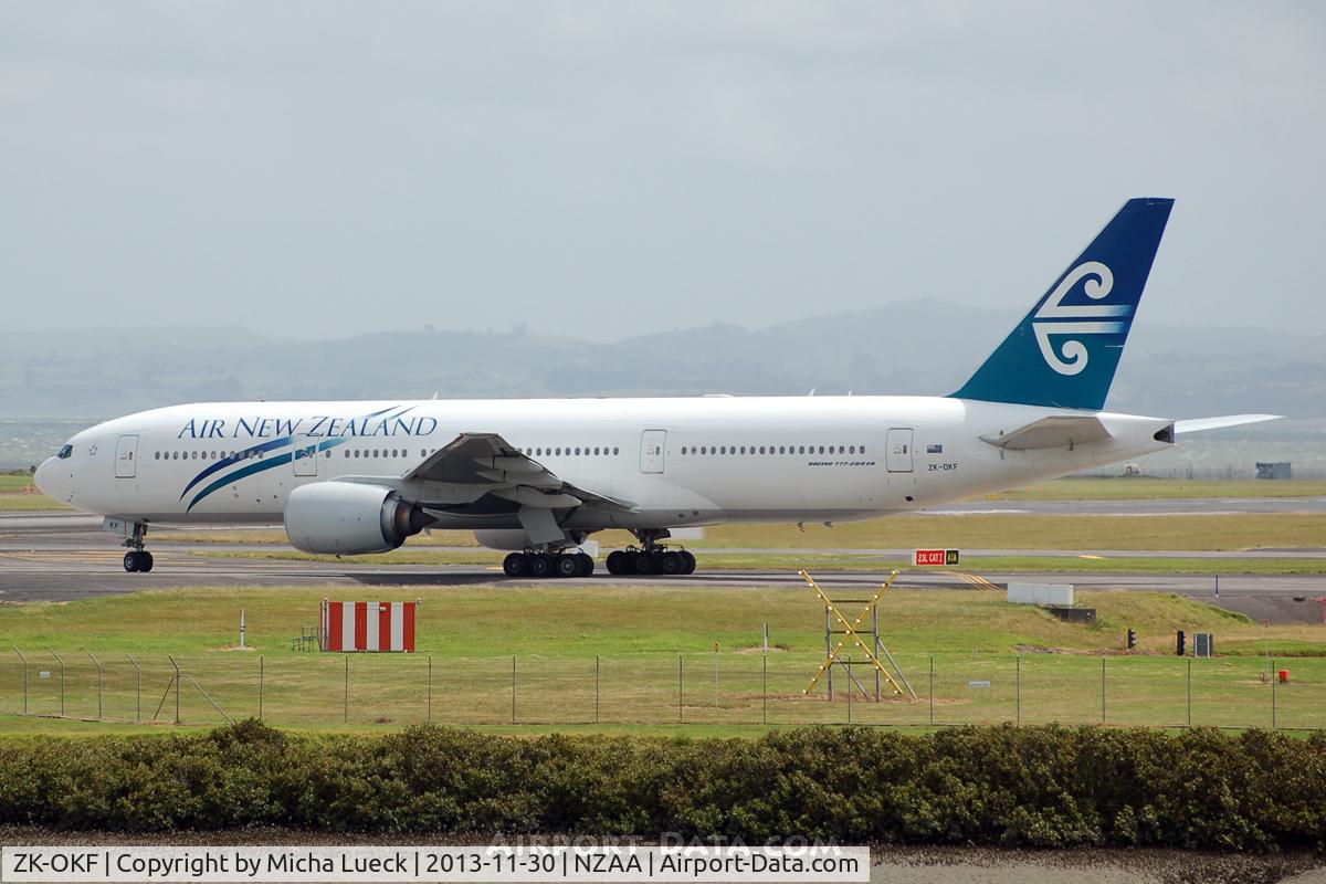 ZK-OKF, 2006 Boeing 777-219/ER C/N 34378, At Auckland