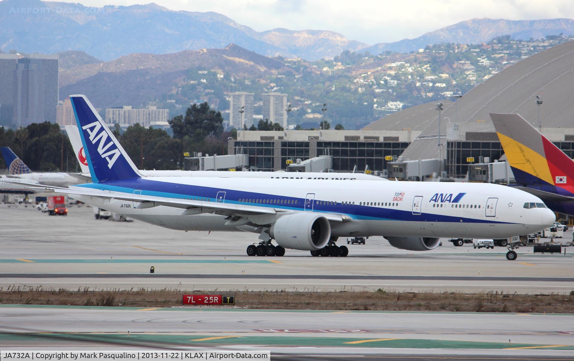 JA732A, 2005 Boeing 777-381/ER C/N 27038, Boeing 777-300ER