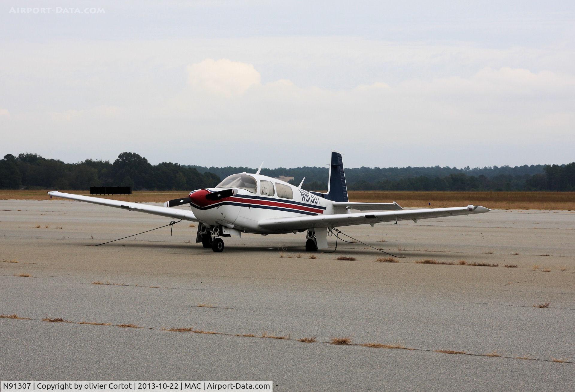 N91307, 1991 Mooney M20J 201 C/N 24-3201, Macon airport