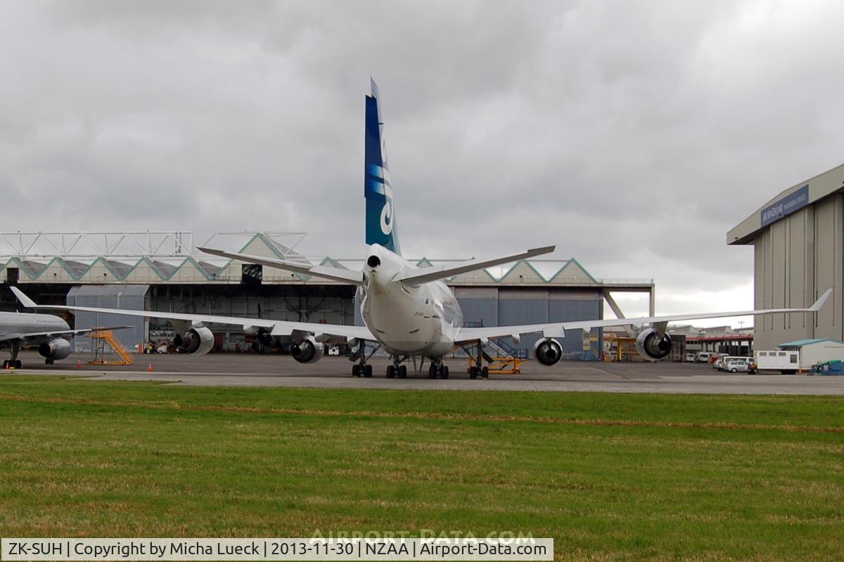 ZK-SUH, 1991 Boeing 747-475 C/N 24896, At Auckland
