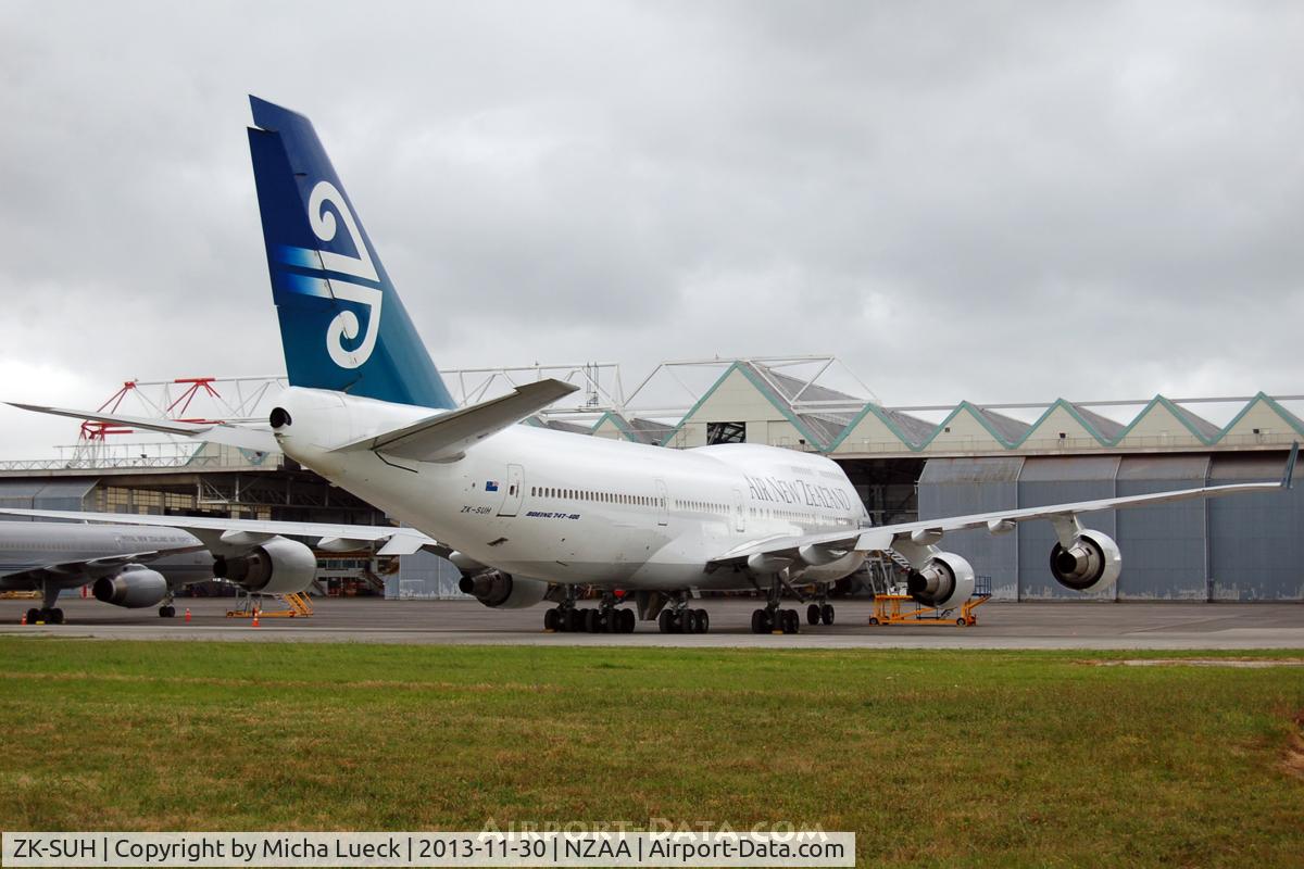 ZK-SUH, 1991 Boeing 747-475 C/N 24896, At Auckland