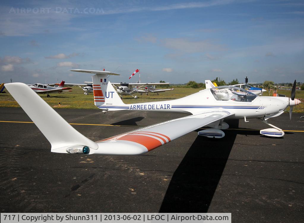 717, 2006 Diamond HK-36TTC Super Dimona C/N 717, Displayed during LFOC Open Day 2013