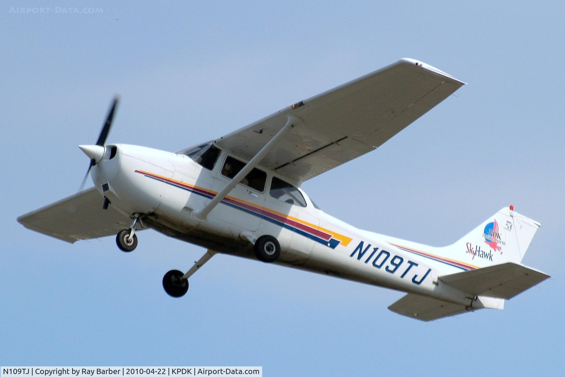 N109TJ, 2001 Cessna 172R C/N 17280985, Cessna 172R Skyhawk [172-80985] Atlanta-Dekalb Peachtree~N 22/04/2010