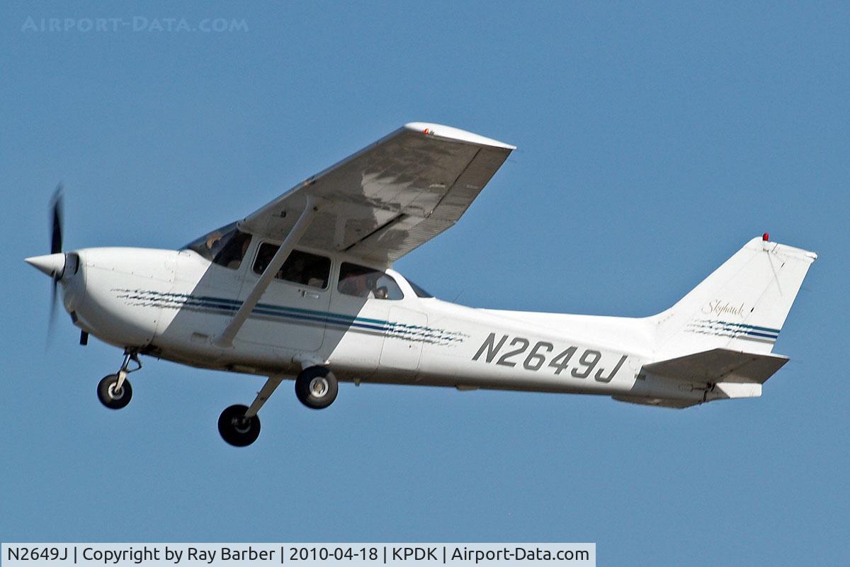 N2649J, 1998 Cessna 172R C/N 17280599, Cessna 172R Skyhawk [172-80599] (American Flyers) Atlanta-Dekalb Peachtree~N 18/04/2010