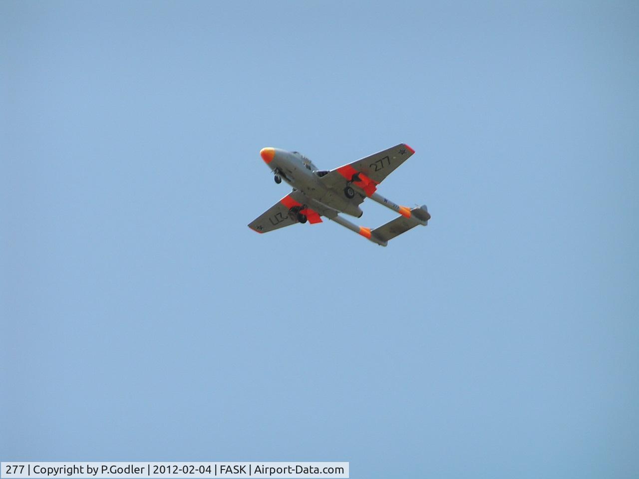 277, De Havilland DH-115 Vampire T.55 C/N 15498, On decent to Swartkops Airforce Base .