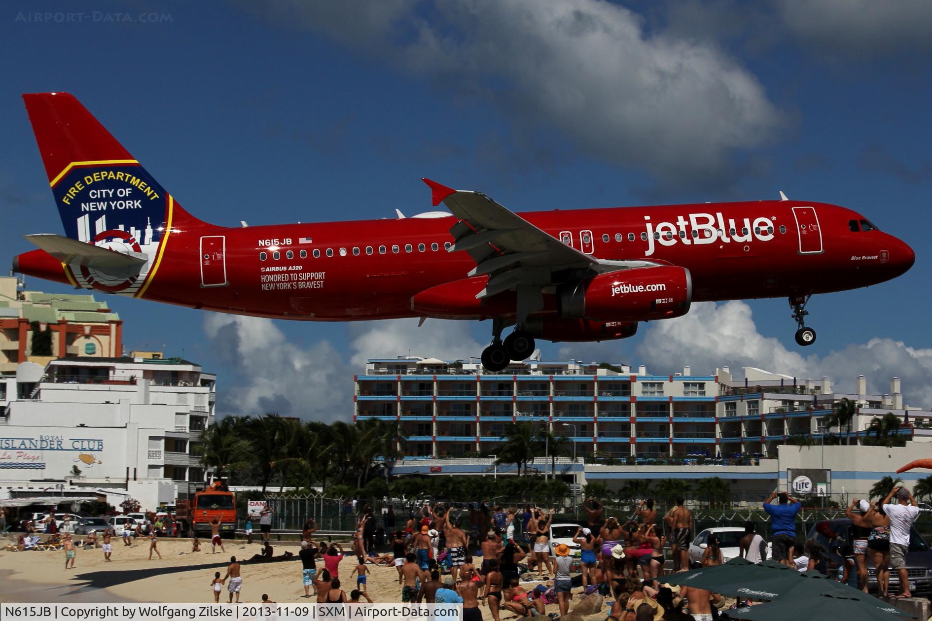 N615JB, 2005 Airbus A320-232 C/N 2461, At famous Maho Beach