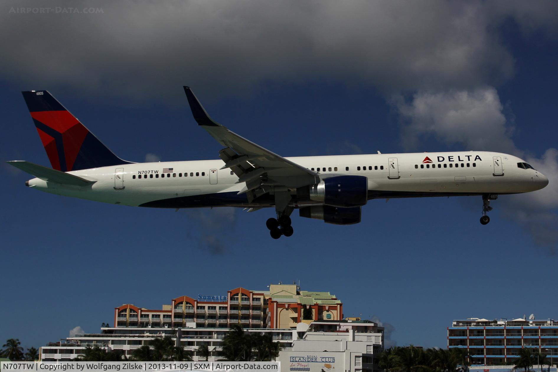 N707TW, 1997 Boeing 757-2Q8 C/N 27625, At famous Maho Beach