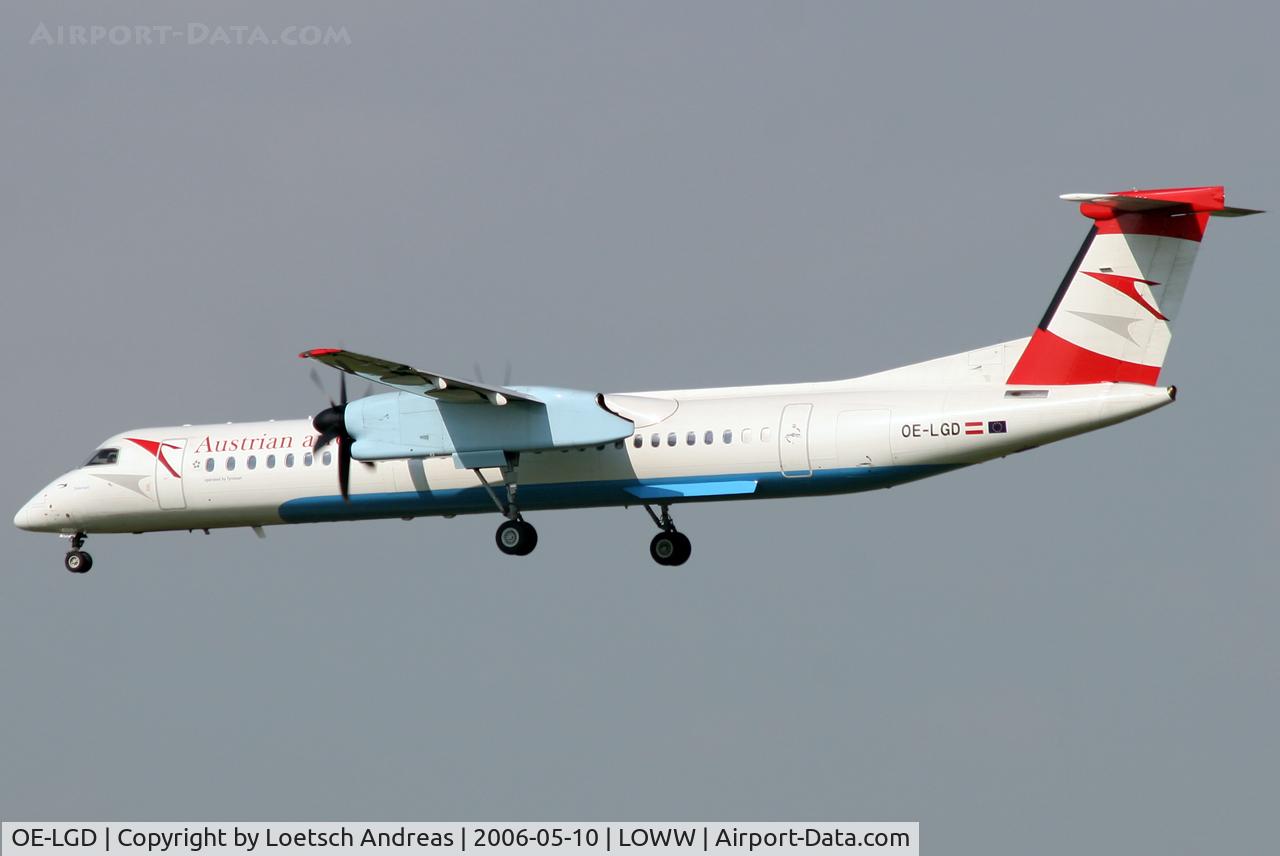 OE-LGD, 2000 De Havilland Canada DHC-8-402Q Dash 8 C/N 4027, Austrian Arrows