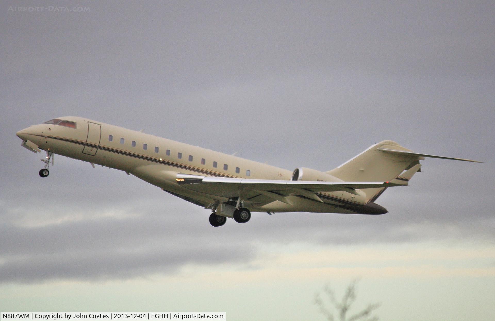 N887WM, 2008 Bombardier BD-700-1A10 Global Express C/N 9292, Climbing away from 26