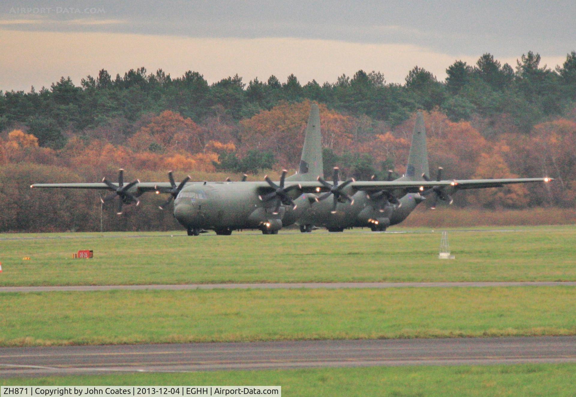 ZH871, 1997 Lockheed Martin C-130J-30 Hercules C.4 C/N 382-5446, Formation departure with ZH879