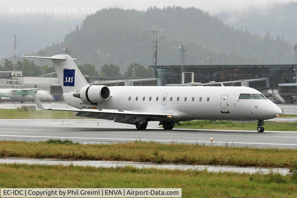 EC-IDC, 2002 Bombardier CRJ-200ER (CL-600-2B19) C/N 7622, Taken at TRD.