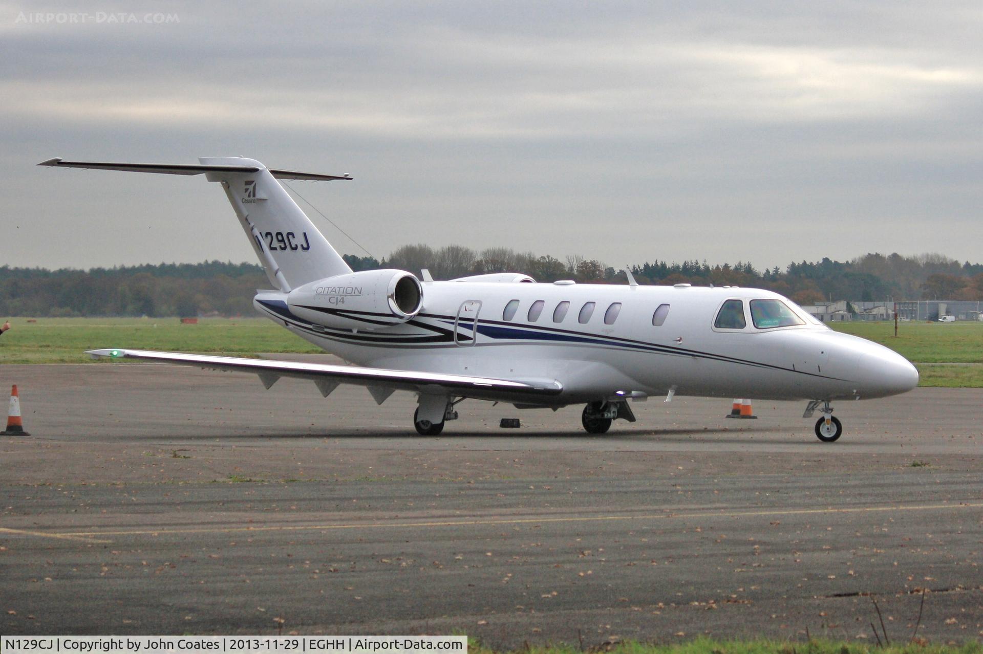 N129CJ, 2013 Cessna 525C CitationJet CJ4 C/N 525C-0129, Taxiing from CSE