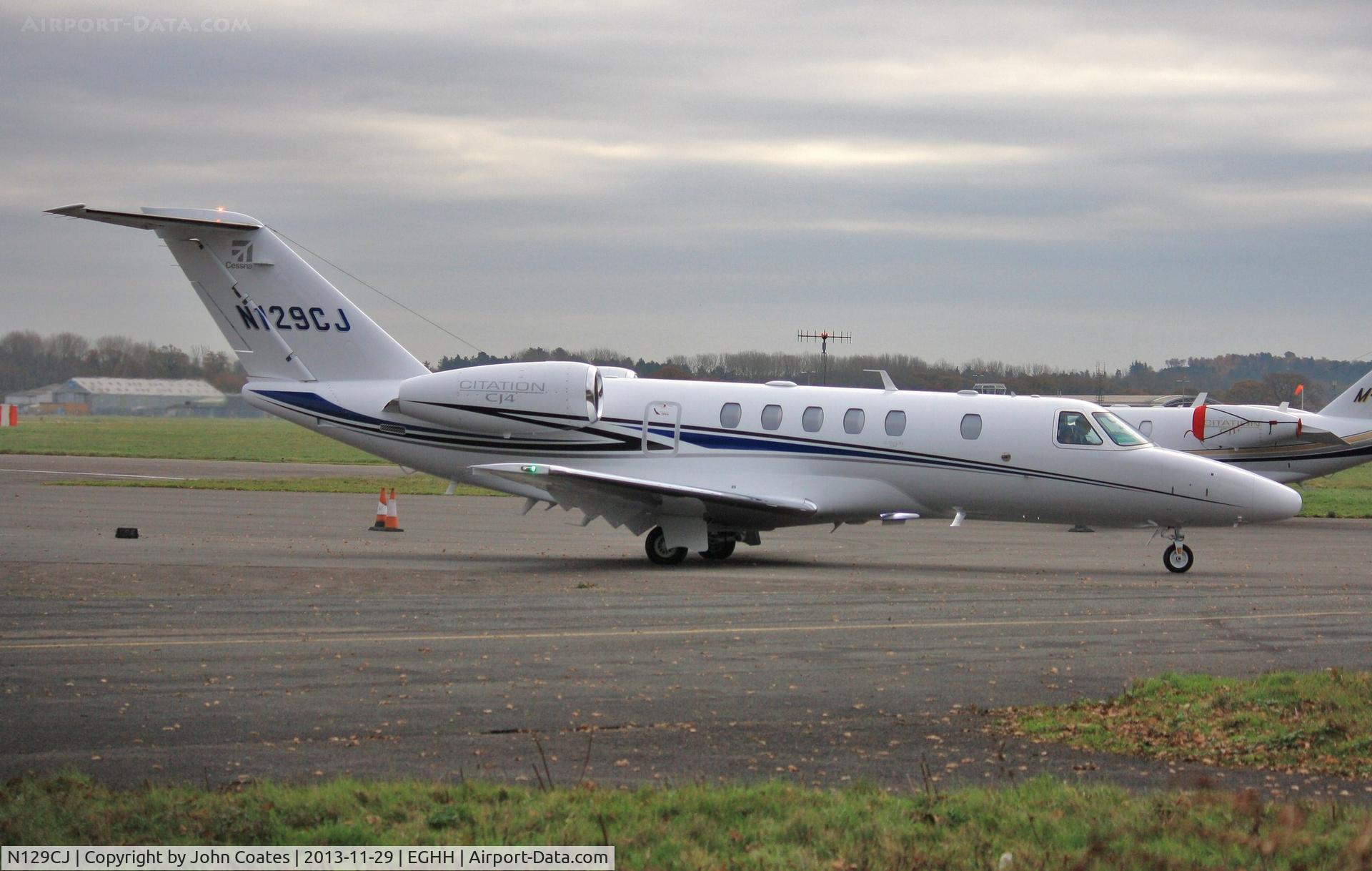 N129CJ, 2013 Cessna 525C CitationJet CJ4 C/N 525C-0129, Taxiing to BHL