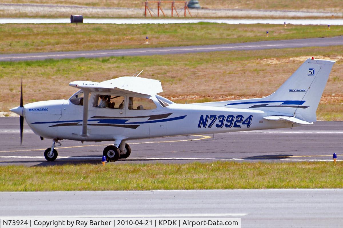 N73924, 1976 Cessna 172N C/N 17267748, Cessna 172N Skyhawk [172-67748] Atlanta-Dekalb Peachtree~N 21/04/2010