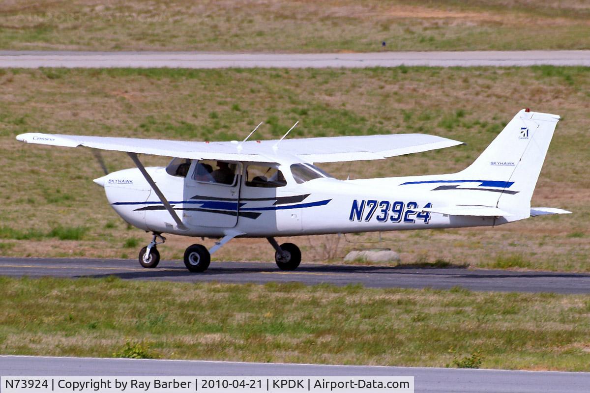 N73924, 1976 Cessna 172N C/N 17267748, Cessna 172N Skyhawk [172-67748] Atlanta-Dekalb Peachtree~N 21/04/2010