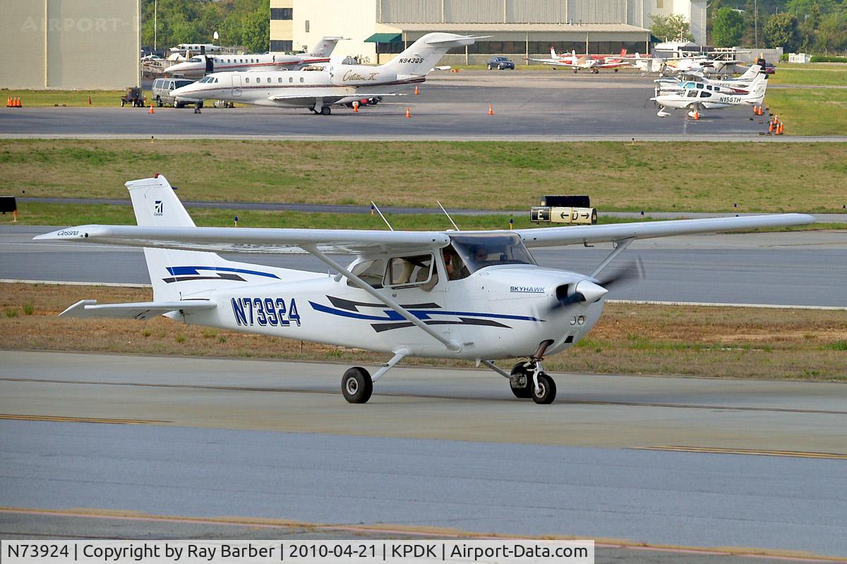 N73924, 1976 Cessna 172N C/N 17267748, Cessna 172N Skyhawk [172-67748] Atlanta-Dekalb Peachtree~N 21/04/2010