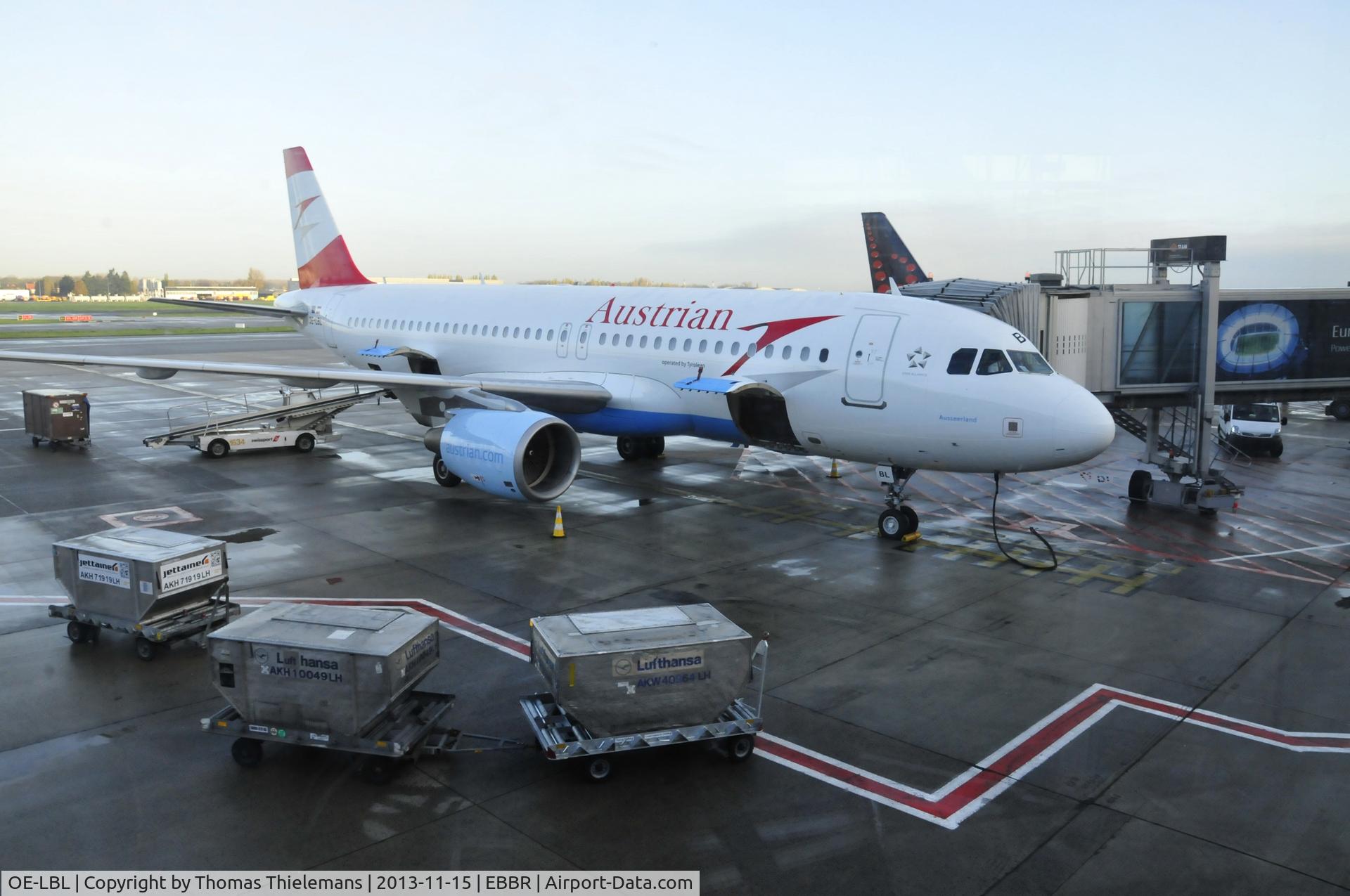 OE-LBL, 2003 Airbus A320-214 C/N 2009, before departure