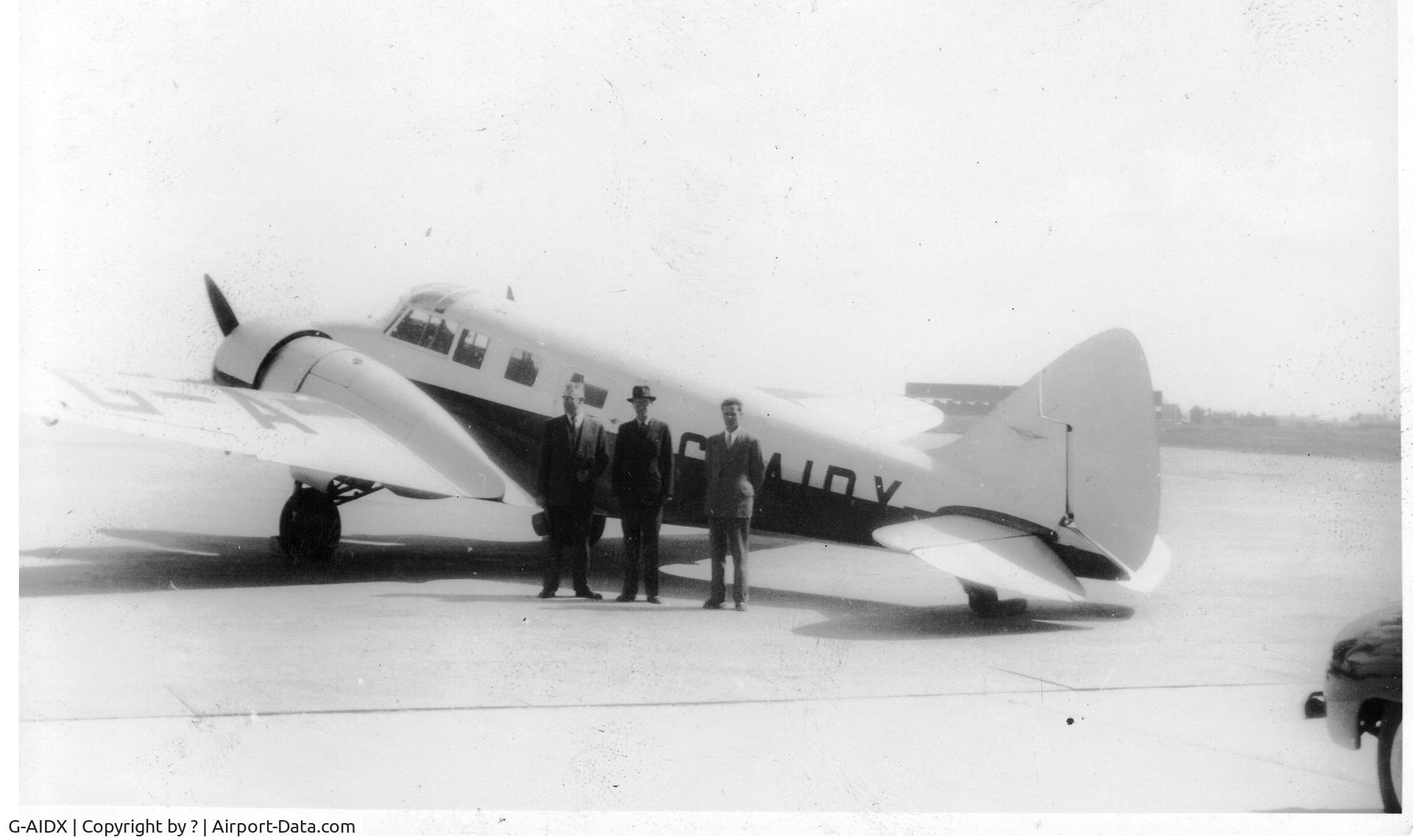 G-AIDX, Airspeed AS.65 Consul C/N 4318, Airspeed AS.65 Consul à Tunis peu après la fin de la guerre.