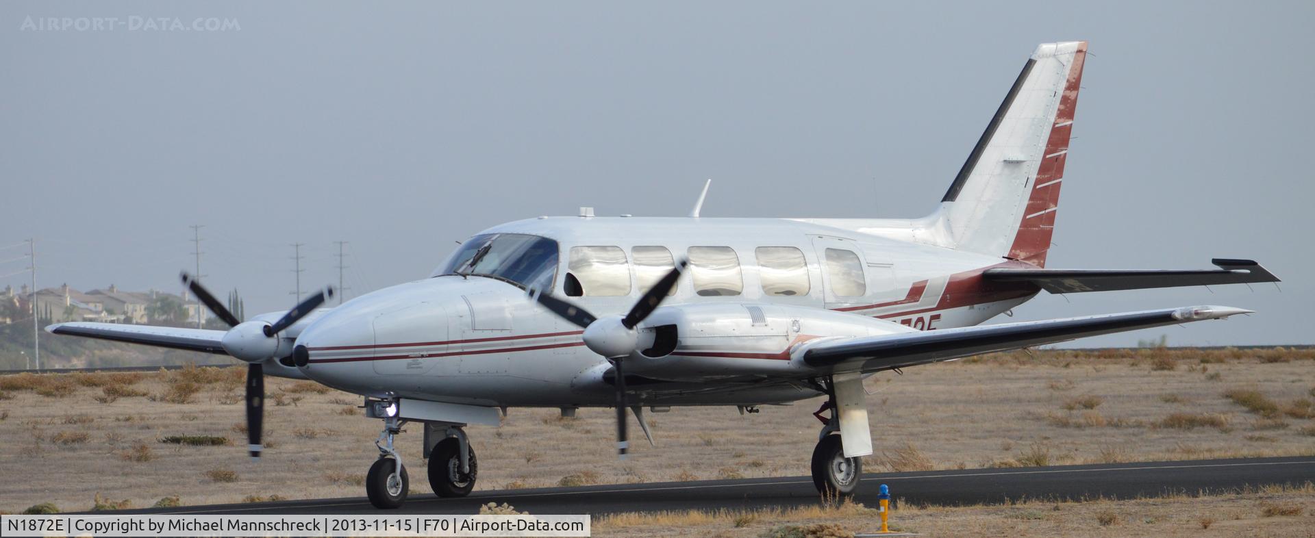 N1872E, 1980 Piper PA-31-350 Chieftain C/N 31-8052114, Taxing to Ramp to pickup passangers