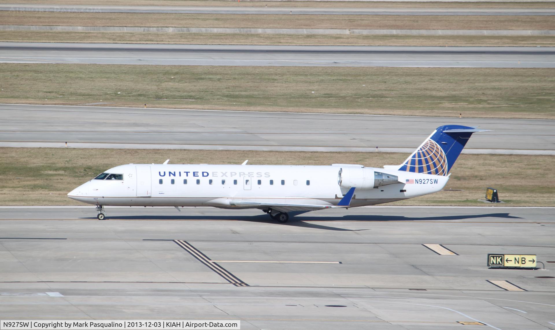 N927SW, 2002 Bombardier CRJ-200ER (CL-600-2B19) C/N 7693, CL-600-2B19