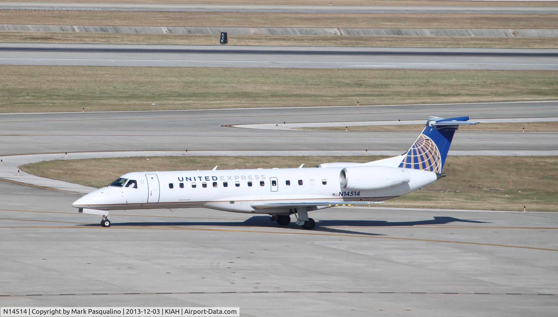 N14514, 2000 Embraer ERJ-135LR (EMB-135LR) C/N 145303, EMB-135LR
