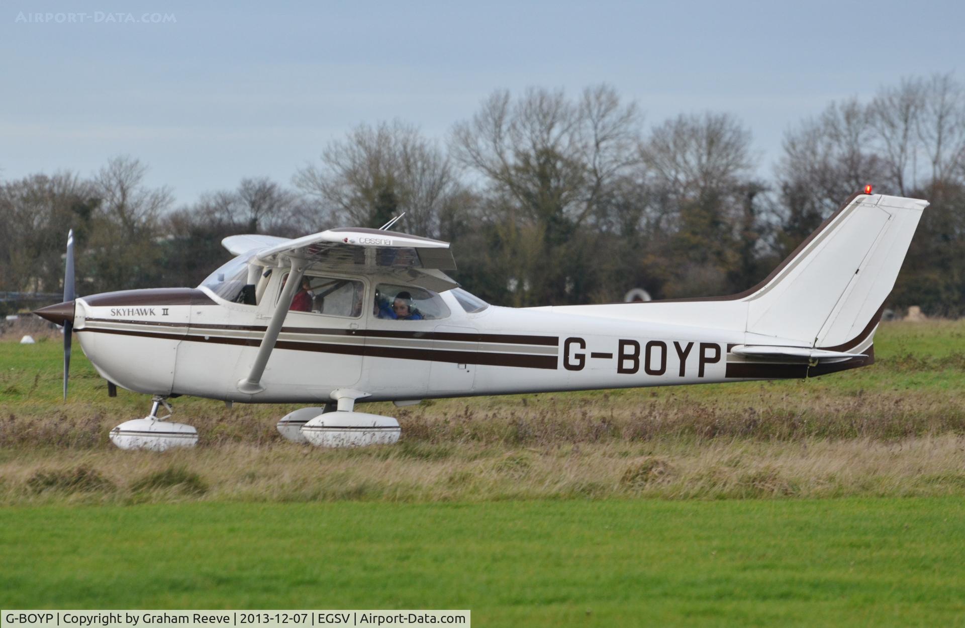 G-BOYP, 1978 Cessna 172N C/N 172-70349, Landing at Old Buckenham.