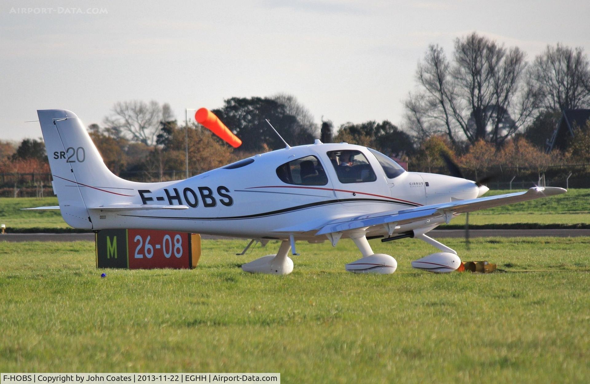 F-HOBS, Cirrus SR20 C/N 2234, Waiting to depart 08