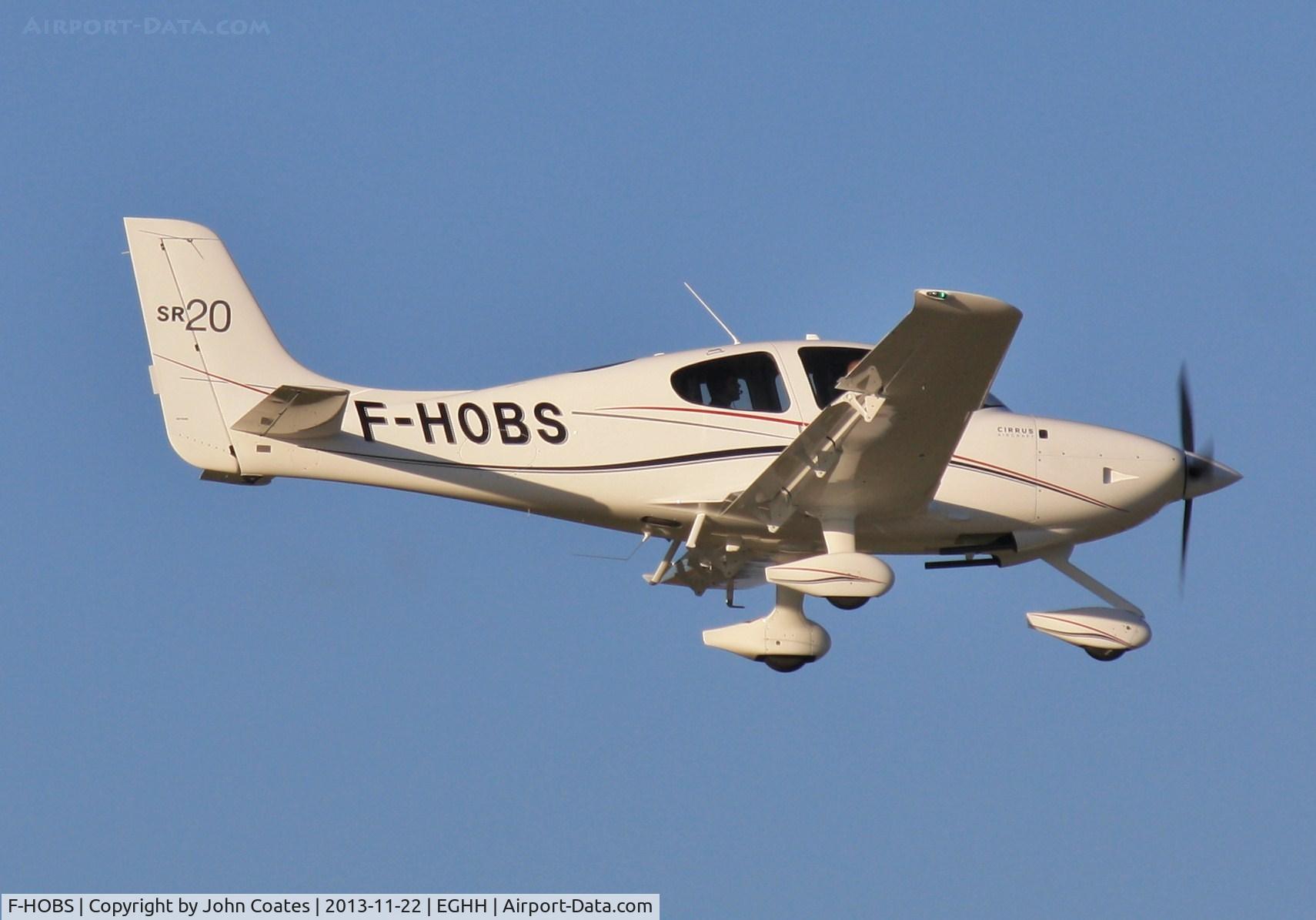 F-HOBS, Cirrus SR20 C/N 2234, Finals to 08 on a fine day