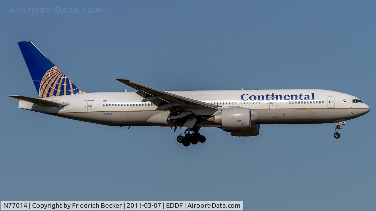 N77014, 1999 Boeing 777-224 C/N 29862, on final RW07R