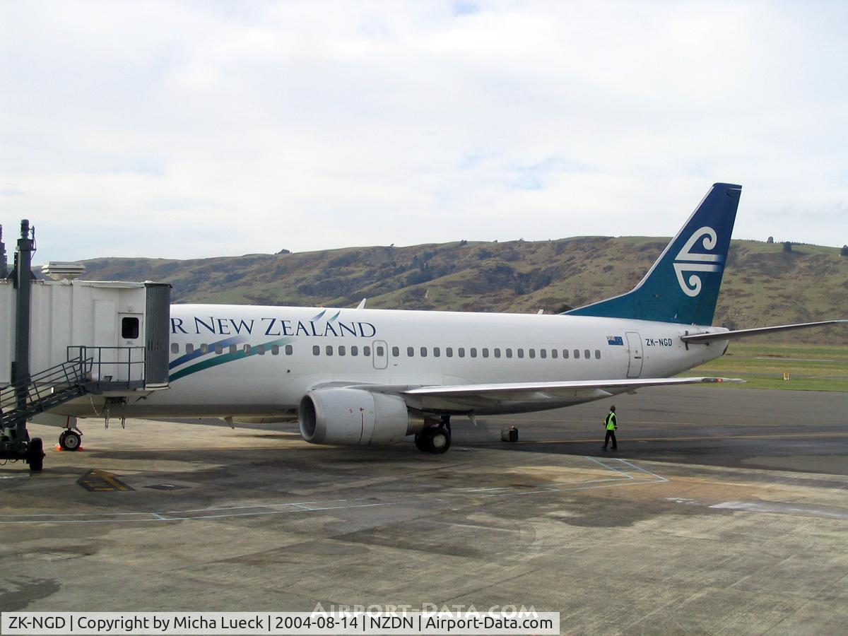 ZK-NGD, 1998 Boeing 737-3U3 C/N 28732, At Dunedin