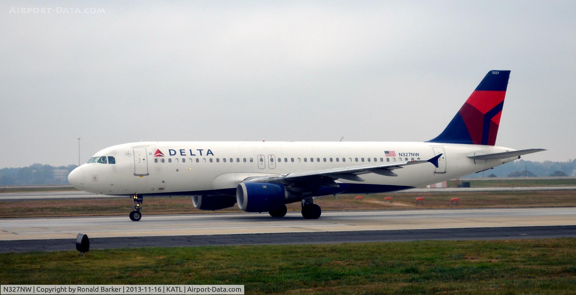 N327NW, 1992 Airbus A320-211 C/N 297, Taxi Atlanta