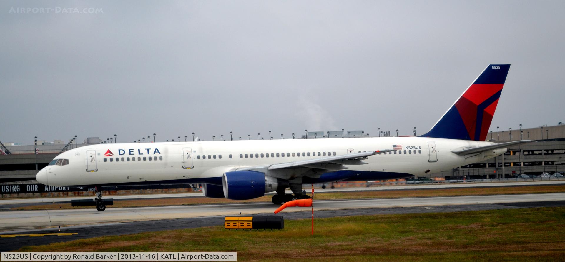 N525US, 1987 Boeing 757-251 C/N 23619, Taxi Atlanta