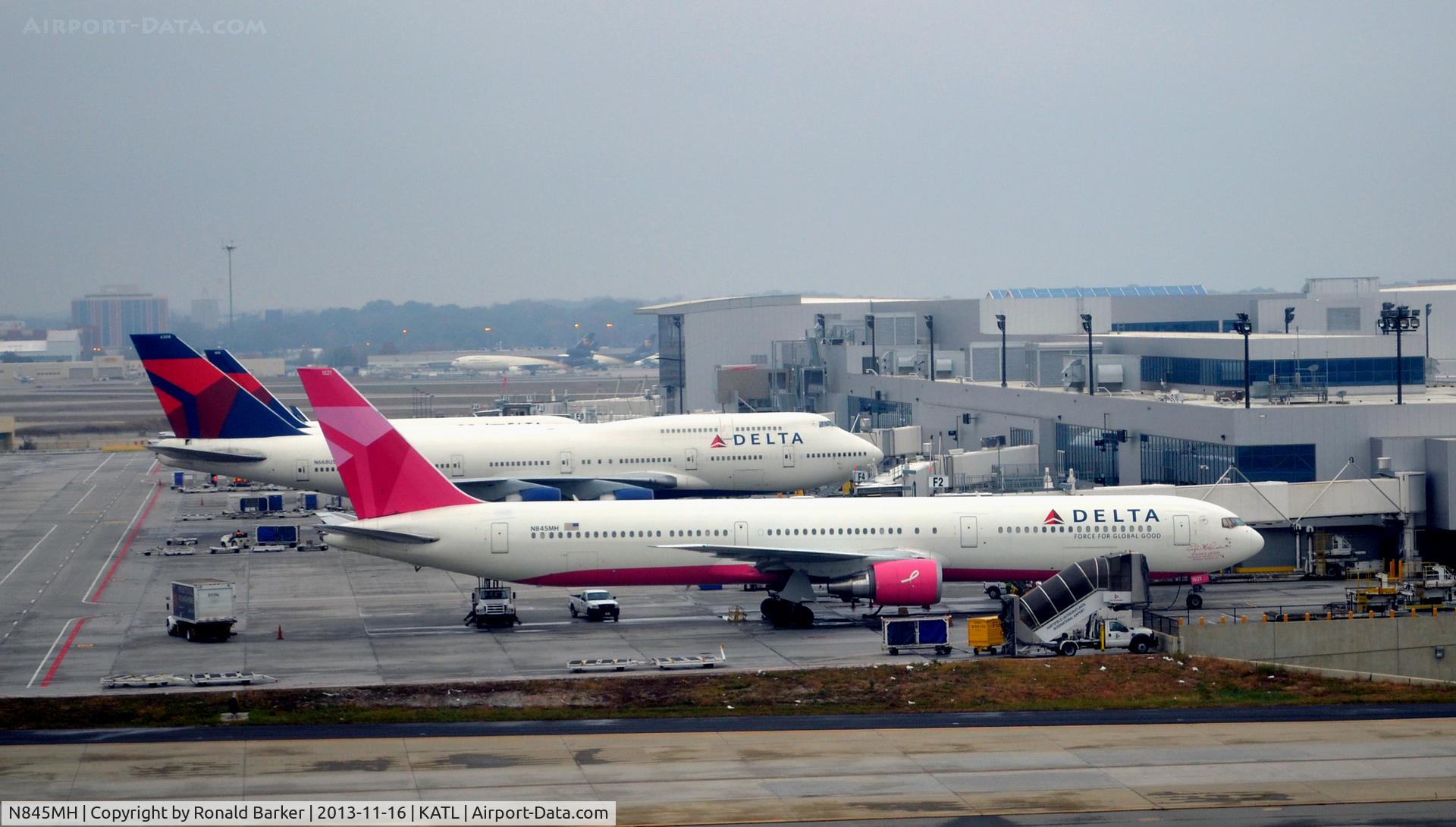 N845MH, 2002 Boeing 767-432/ER C/N 29719, Atlanta