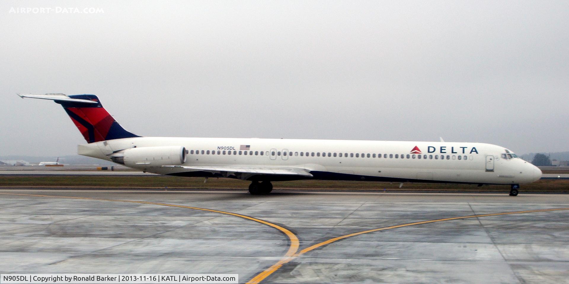 N905DL, 1987 McDonnell Douglas MD-88 C/N 49536, Taxi Atlanta