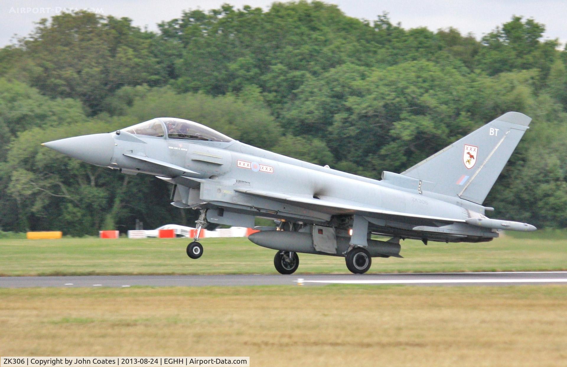 ZK306, 2009 Eurofighter EF-2000 Typhoon FGR4 C/N BS057/218, Touchdown back on 26
