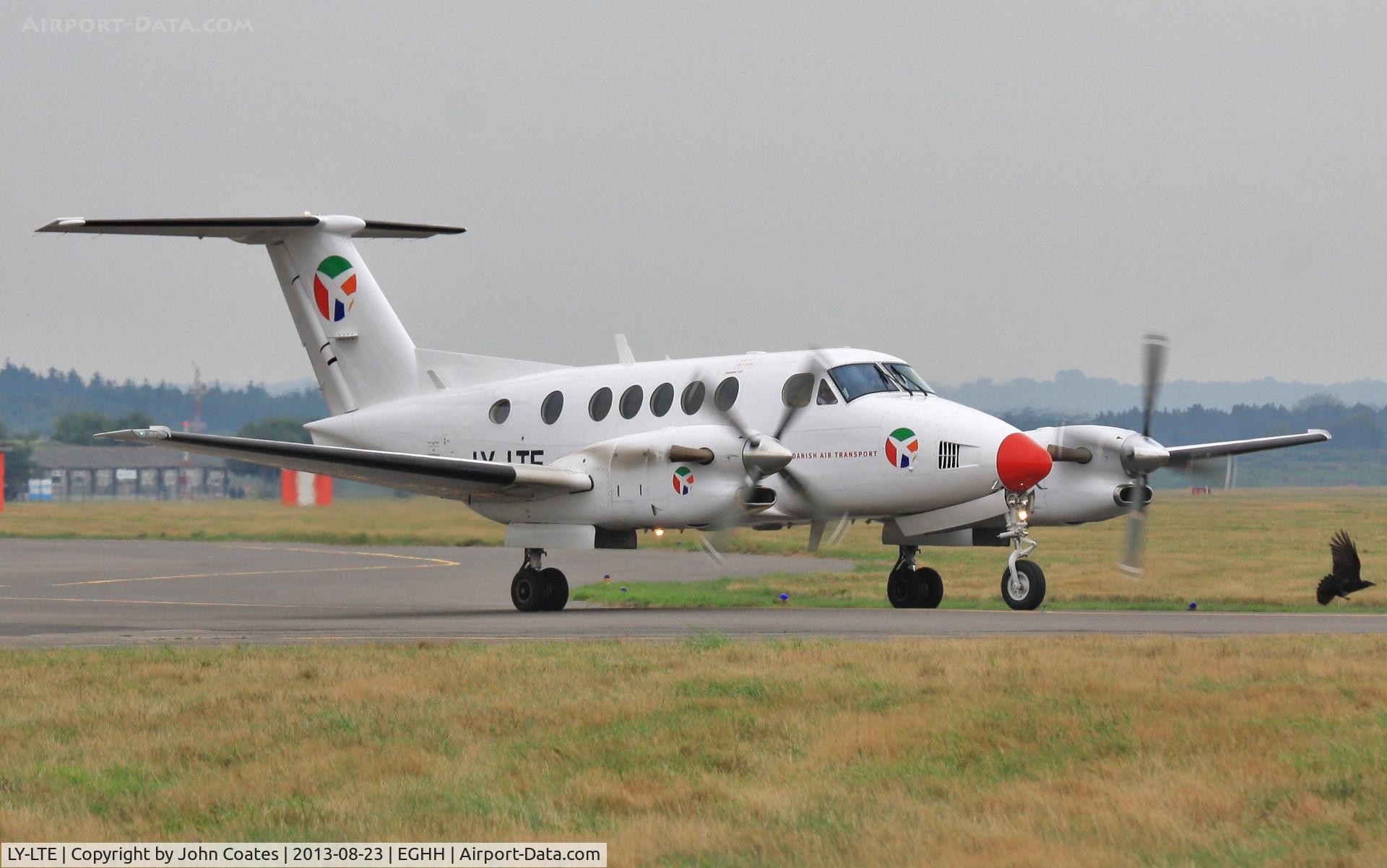 LY-LTE, 1990 Beech 300 C/N FA-206, Departing Sigs apron.