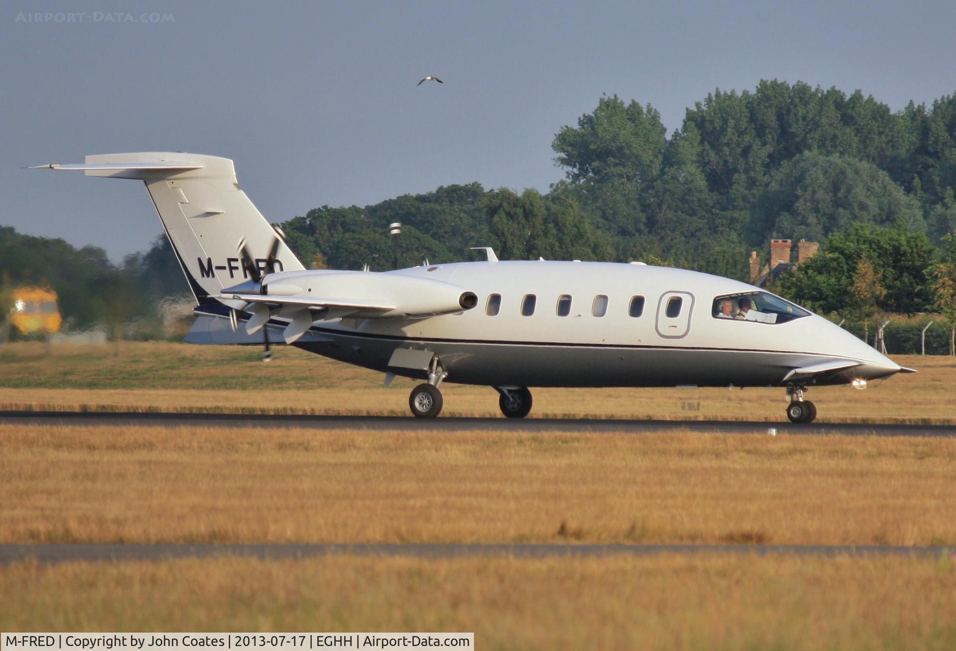 M-FRED, 2001 Piaggio P-180 Avanti C/N 1042, Evening arrival on 26