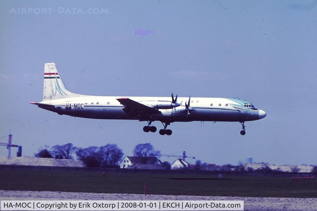 HA-MOC, 1961 Ilyushin IL-18V C/N 181002903, HA-MOC landing in CPH