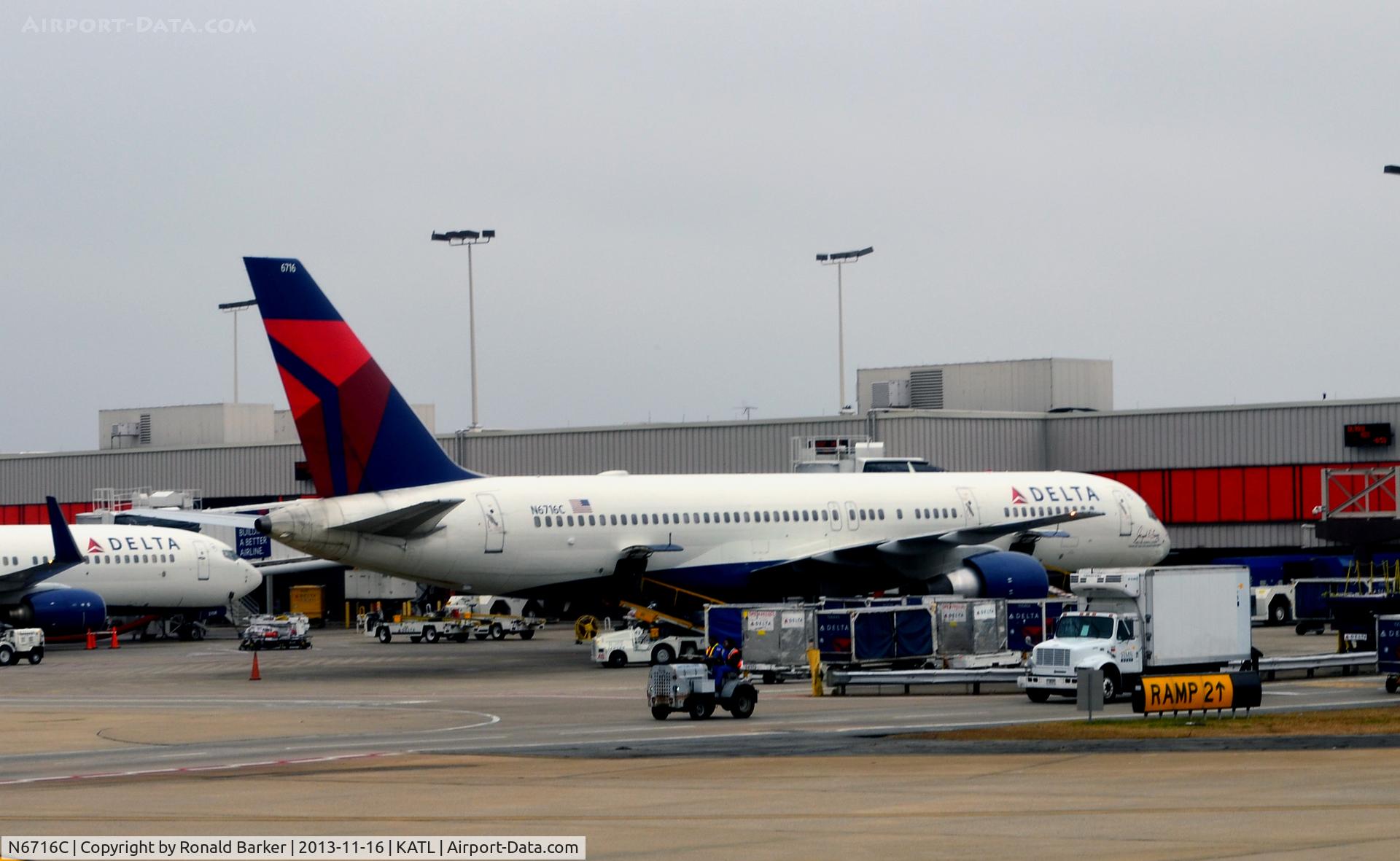N6716C, 2001 Boeing 757-232 C/N 30838, Atlanta