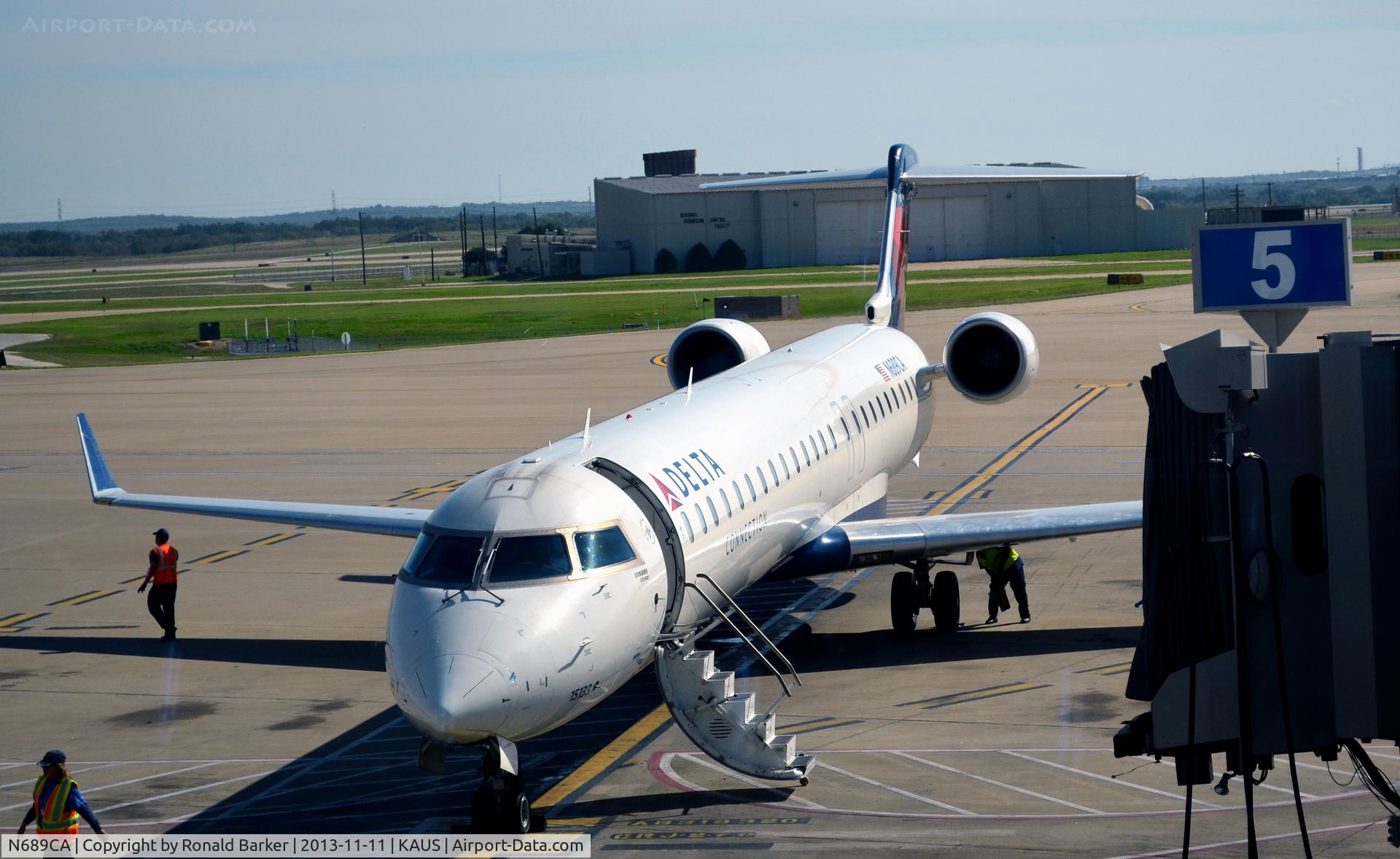 N689CA, 2007 Bombardier CRJ-900ER (CL-600-2D24) C/N 15133, Gate 5 Austin