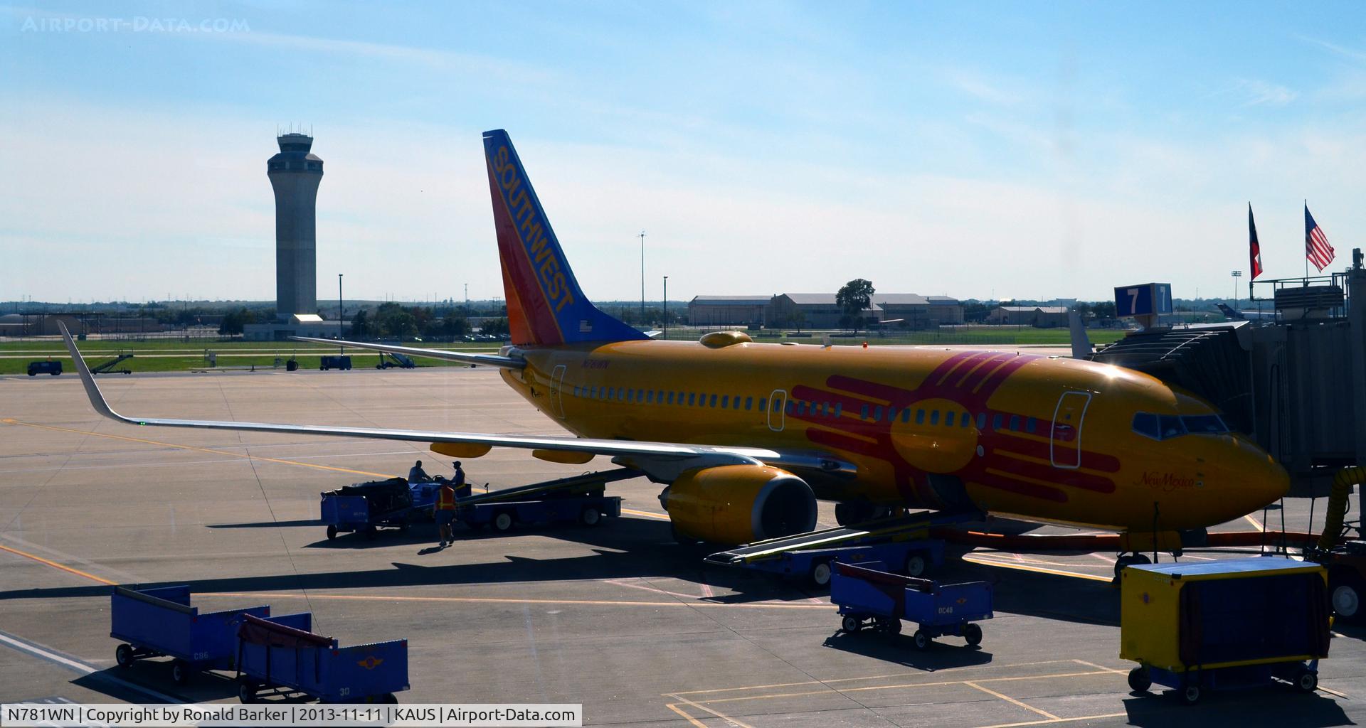 N781WN, 2000 Boeing 737-7H4 C/N 30601, New Mexico One at the gate in Austin, TX
