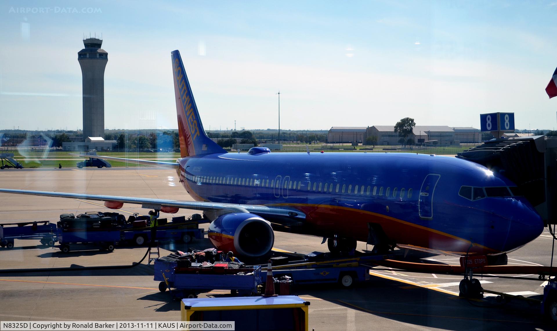 N8325D, 2012 Boeing 737-8H4 C/N 37003, Gate 8, Austin, TX