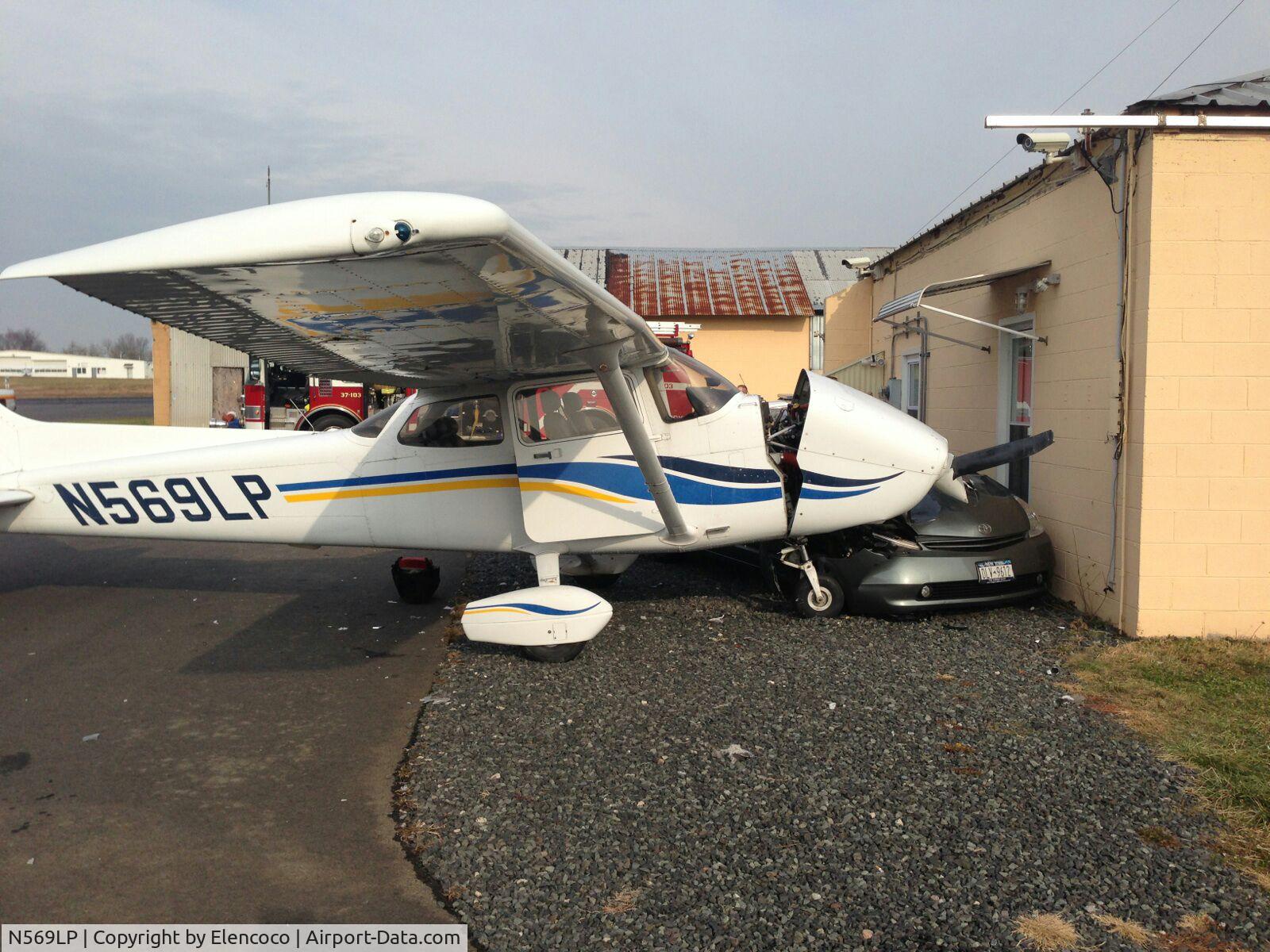 N569LP, 1999 Cessna 172S C/N 172S8248, needs fixing now