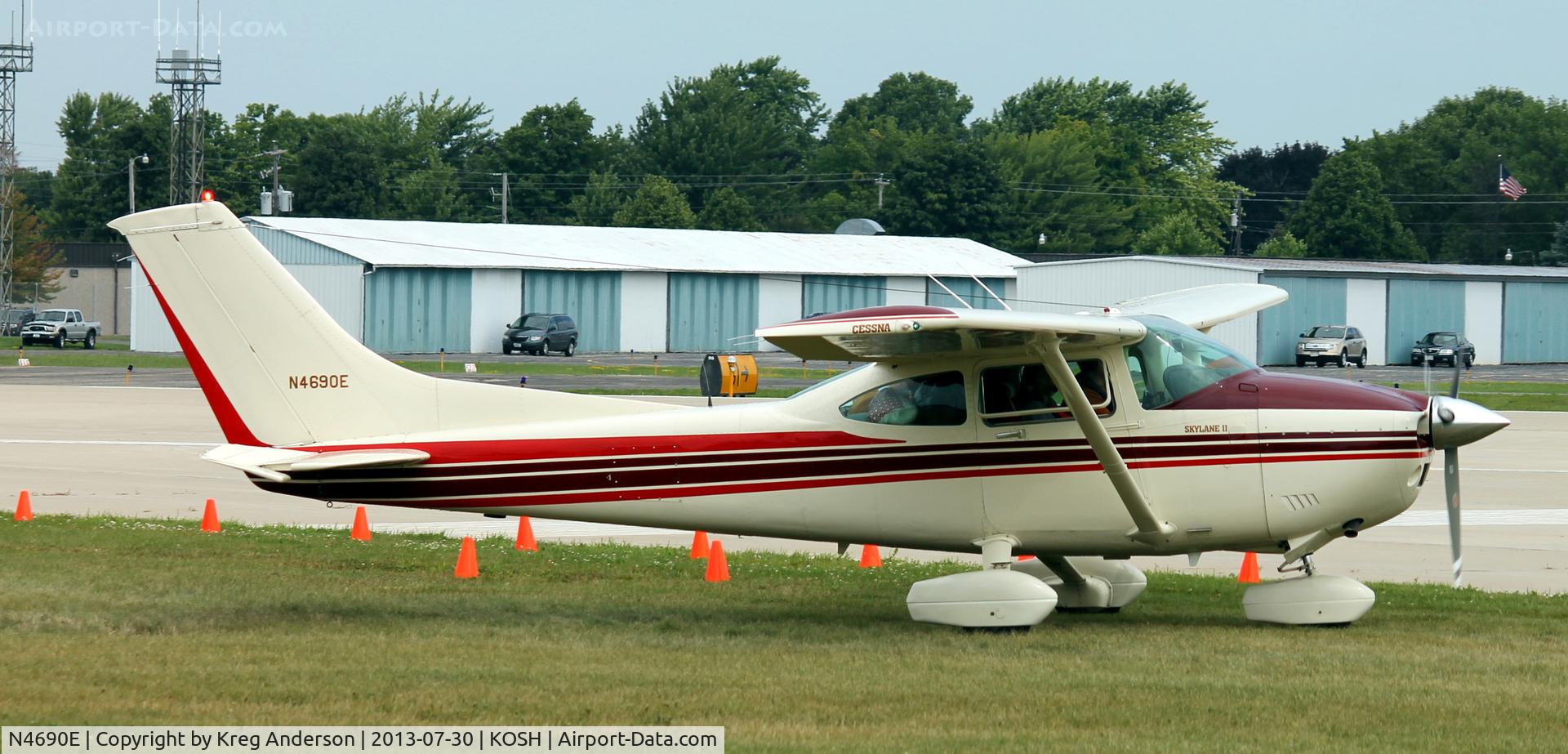 N4690E, 1982 Cessna 182R Skylane C/N 18268260, EAA AirVenture 2013