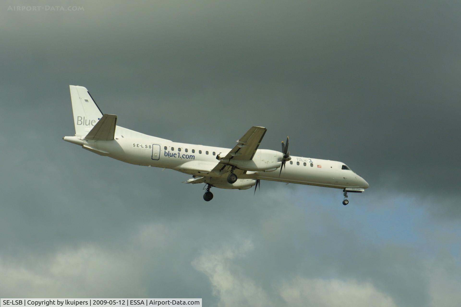 SE-LSB, 1997 Saab 2000 C/N 2000-043, This SAAB 2000 was painted with the titles of Blue 1 lanidng at Arlanda in 2009
