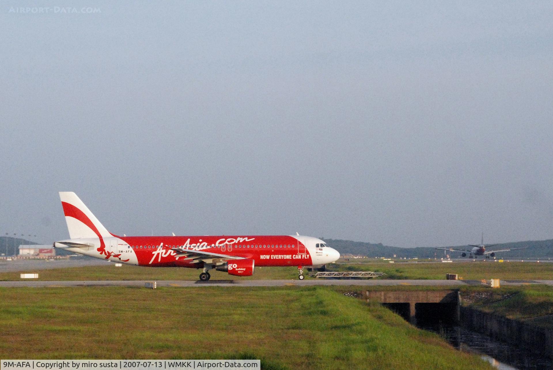 9M-AFA, 2005 Airbus A320-214 C/N 2612, Air Asia Airbus A320-214 ready for take-off from Kuala Lumpur International Airport