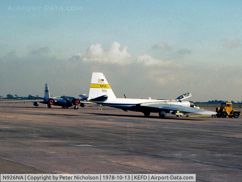 N926NA, 1963 General Dynamics WB-57F C/N 63-13503A, NASA WB-57F being prepared for flight at Ellington AFB in October 1978.