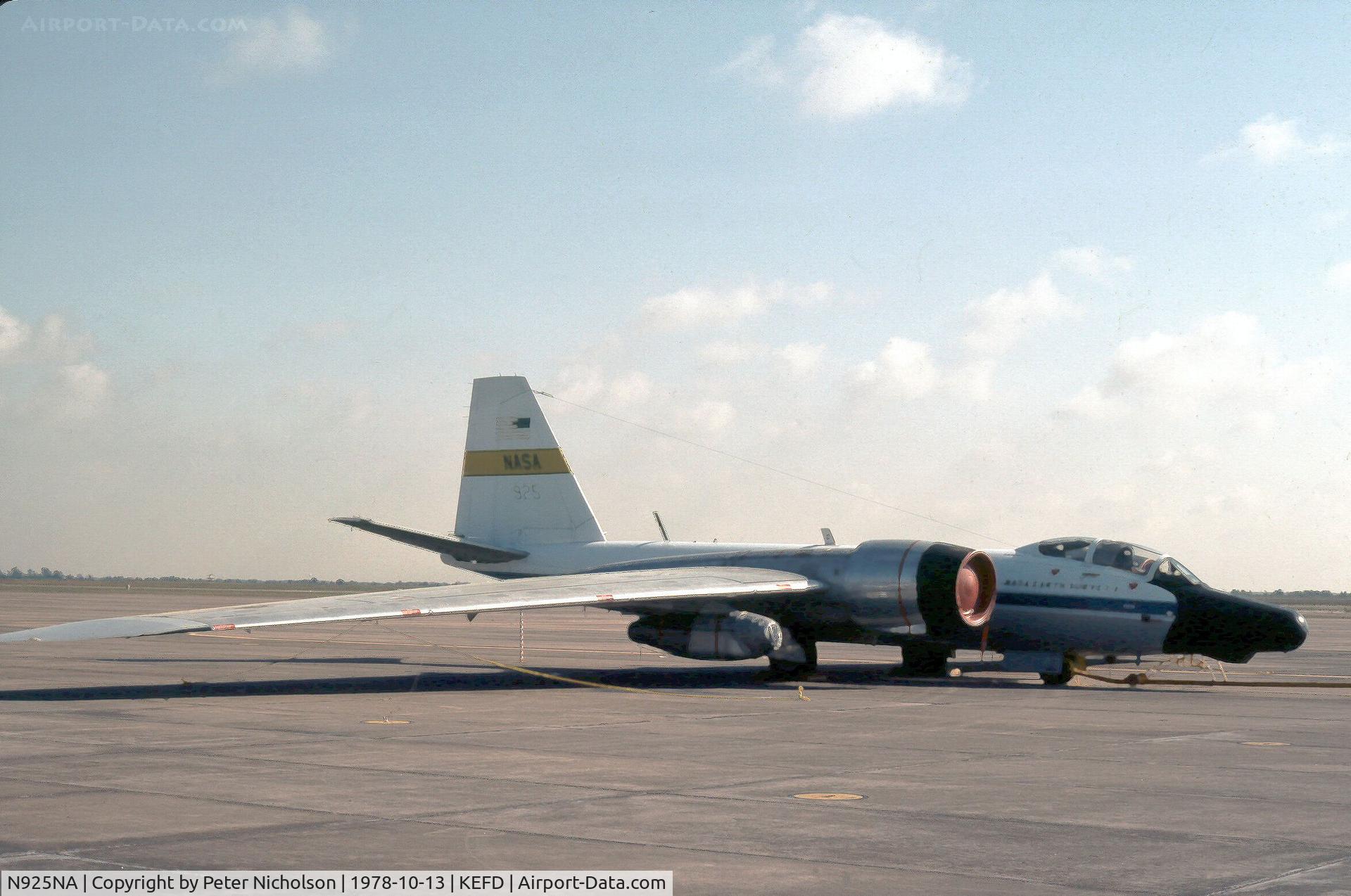 N925NA, Martin WB-57F Canberra C/N 011, NASA WB-57F as seen at Ellington AFB in October 1978.
